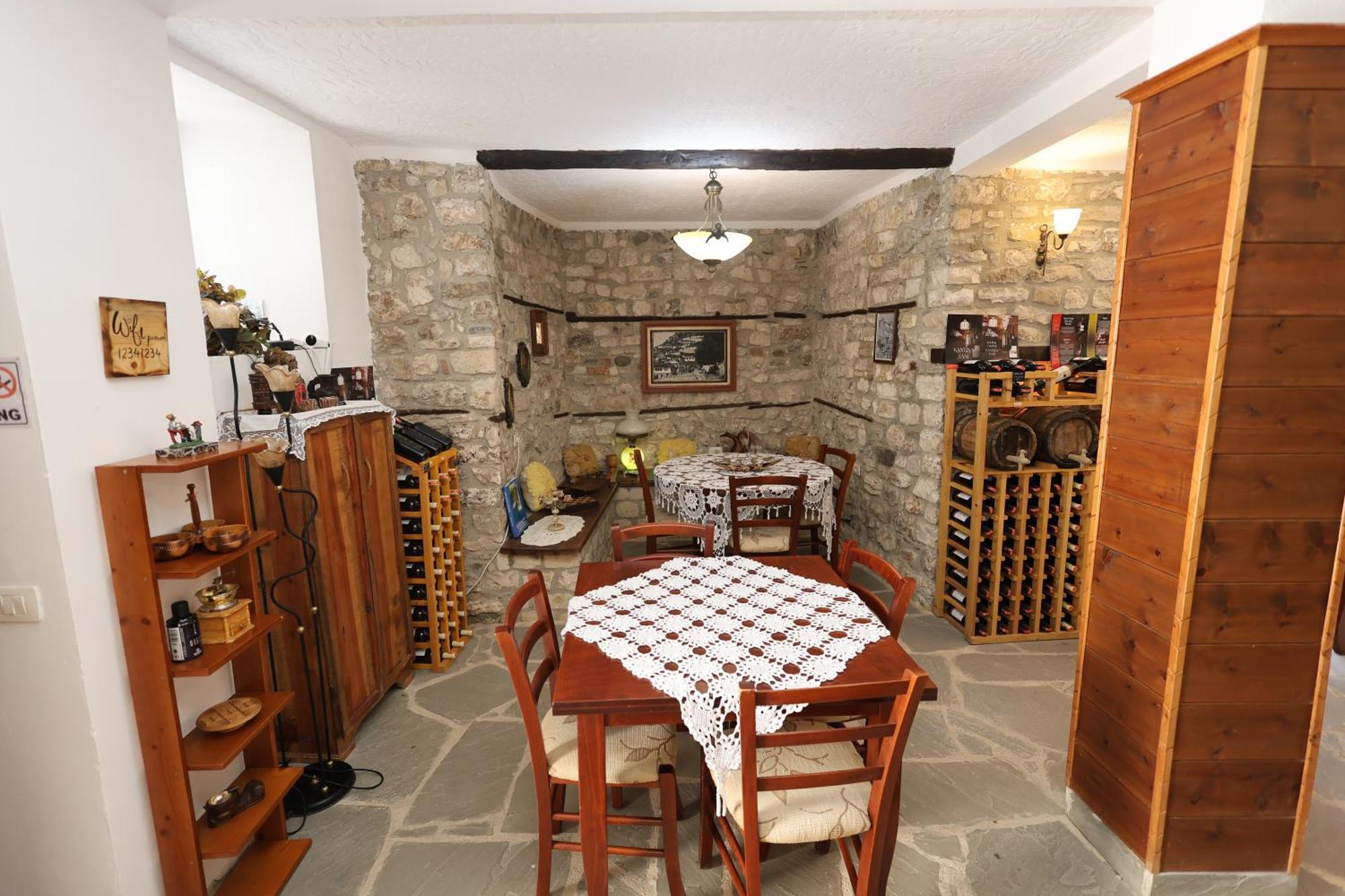 Guest House J.Prifti Berat Buitenkant foto