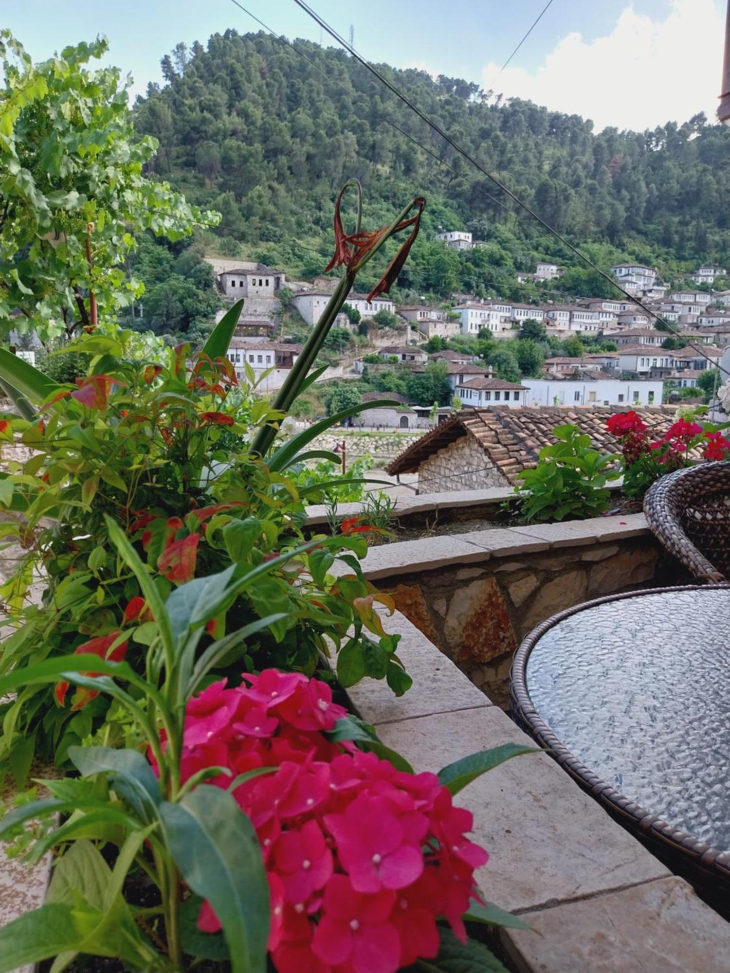 Guest House J.Prifti Berat Buitenkant foto