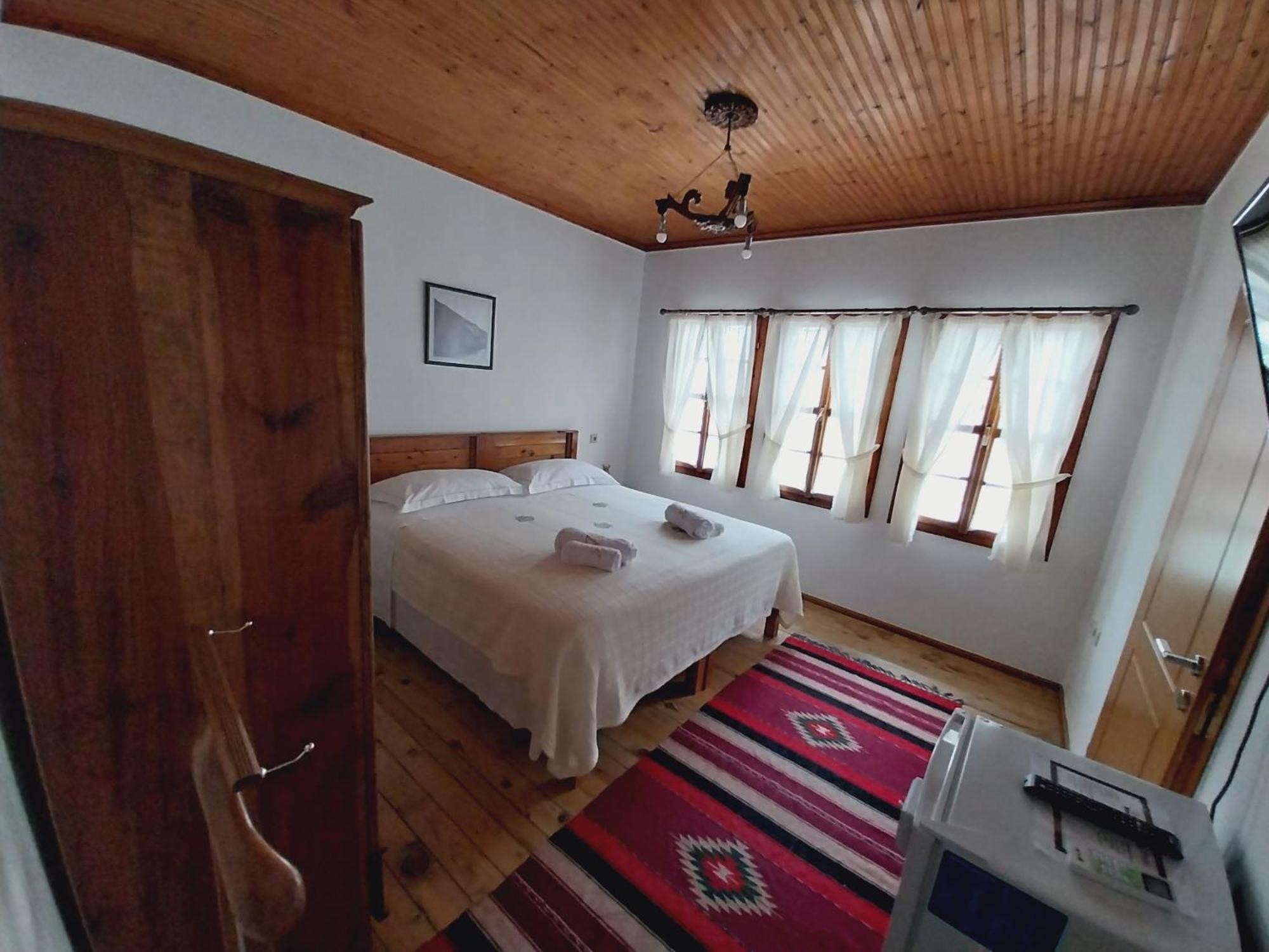 Guest House J.Prifti Berat Buitenkant foto