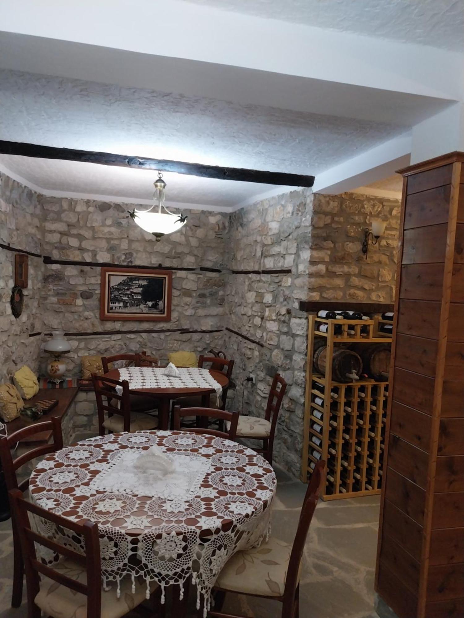 Guest House J.Prifti Berat Buitenkant foto